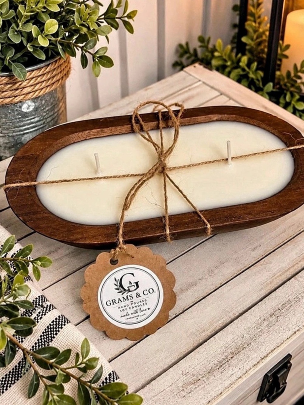 GRAMS & CO. Hand-Poured Soy Candle Wooden Dough Bowl. White & Brown NWT-Mulled C